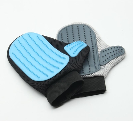 Soft Rubber Fur Animal Grooming Gloves Customized Color Long Service Life