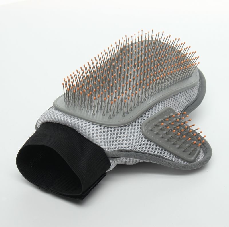 Eco - Friendly Pet Grooming Glove PVC And Mesh Cloth  Material Easy Cleaning