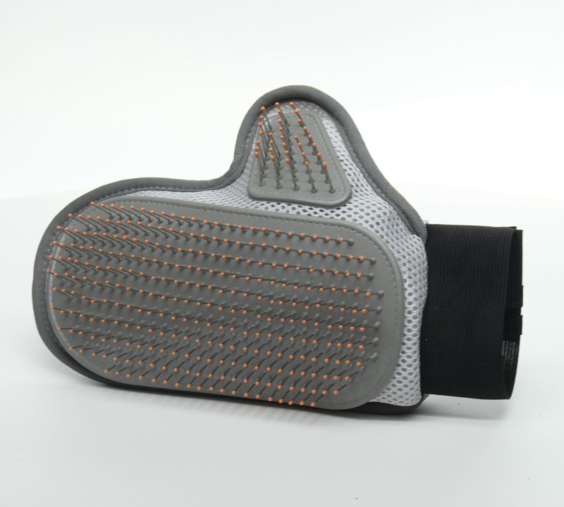 Eco - Friendly Pet Grooming Glove PVC And Mesh Cloth  Material Easy Cleaning